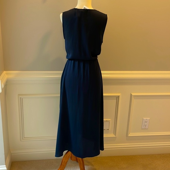 NWT Vince V Neck Tie Waist Midi Dress - Picture 5 of 9